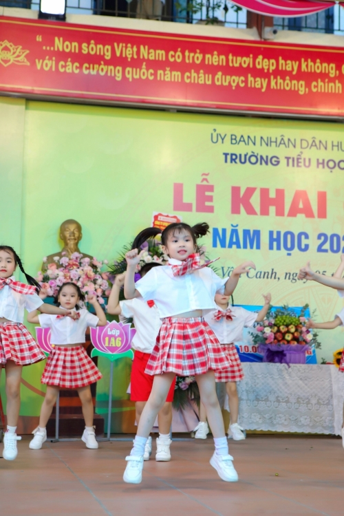 IMK Việt Nam tài trợ cho trường Tiểu học Vân Canh trị giá 150tr