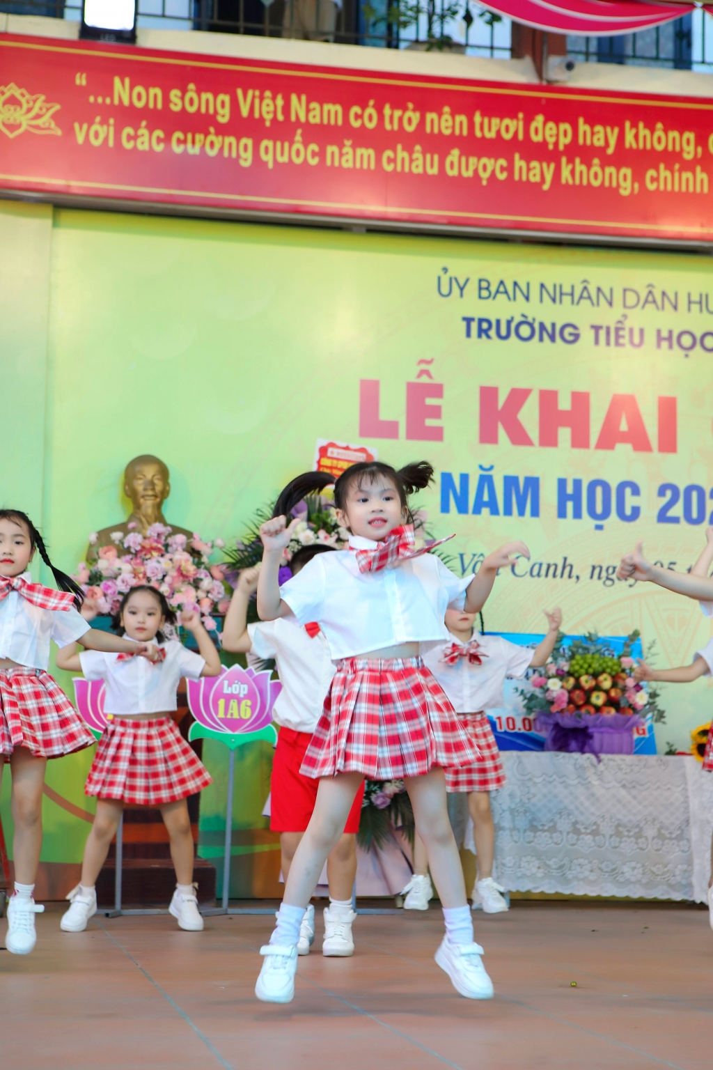 IMK Việt Nam tài trợ cho trường Tiểu học Vân Canh trị giá 150tr