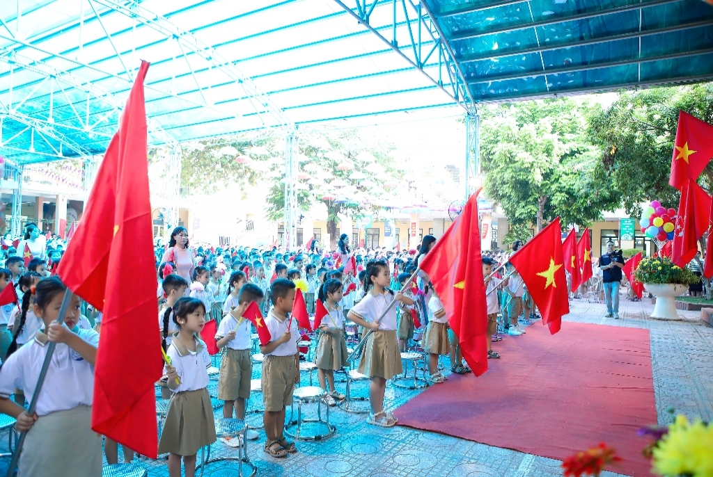 IMK Việt Nam tài trợ cho trường Tiểu học Vân Canh trị giá 150tr